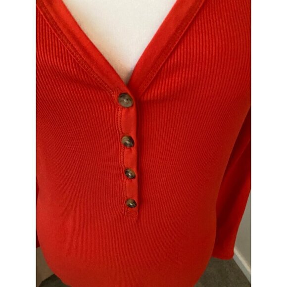 Old Navy Red Ribbed Long Sleeve Top - Picture 2 of 3